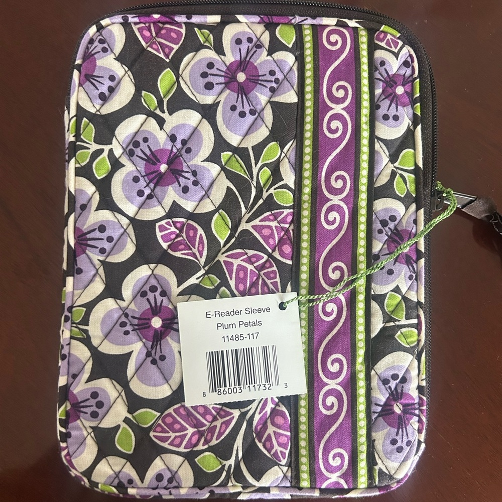 Vera Bradley E-Reader Sleeve NWT-Plum Petals